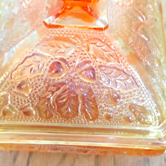 Vintage Jeanette Glass Amber Marigold Oak Leaf and Acorn Candy Dish - Picture 5 of 7
